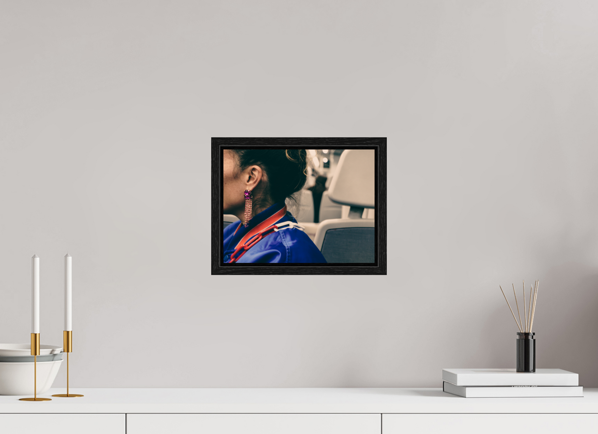 28 x 21 cm, Floater Frame The girl on the train