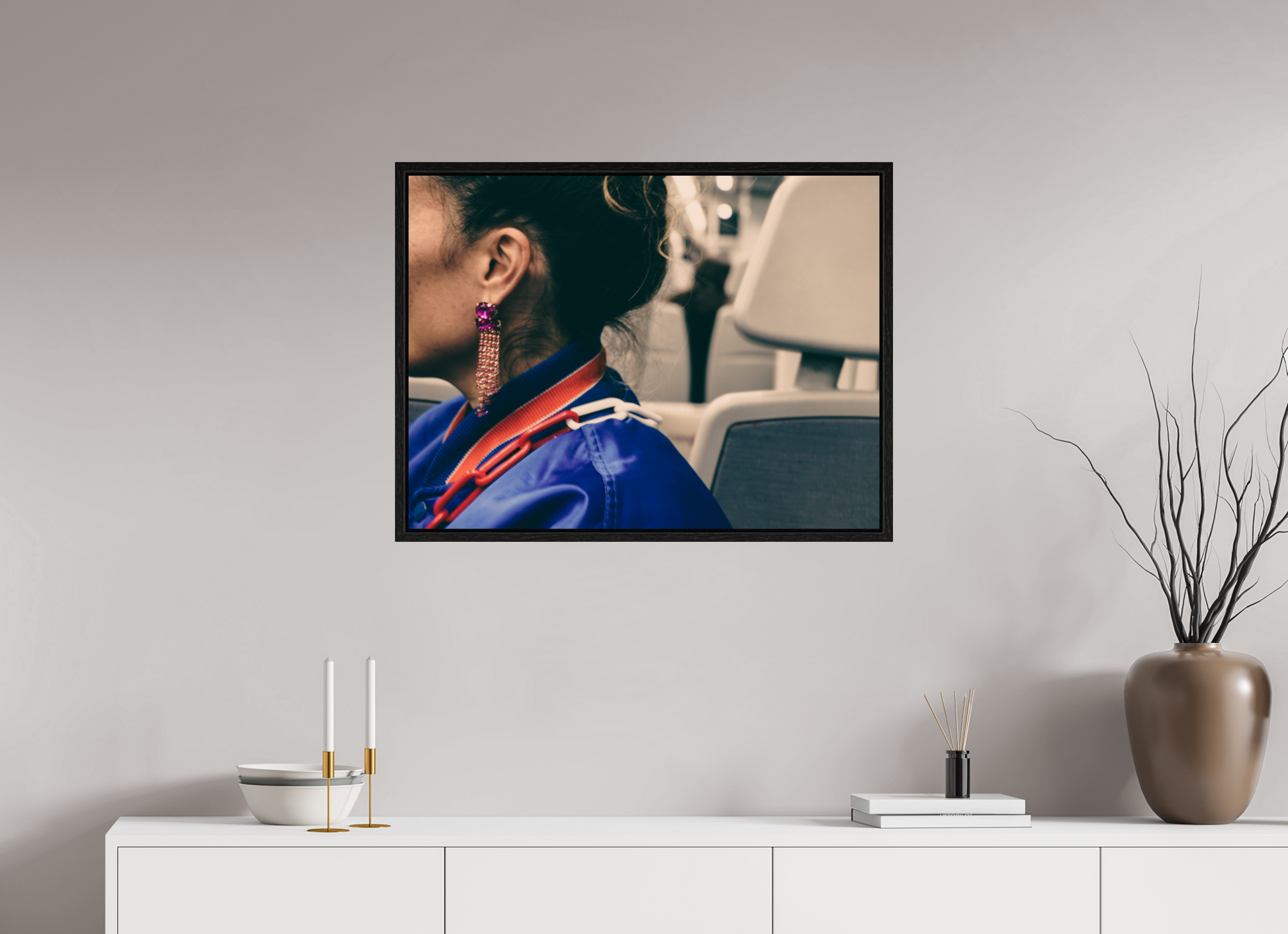 80 x 60 cm, Floater Frame The girl on the train